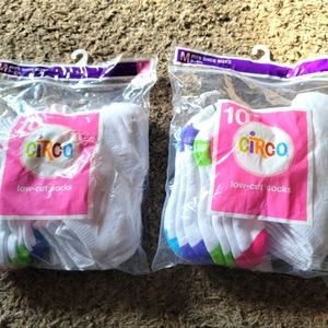 Circo 2 packages of Girls Low-Cut Socks M